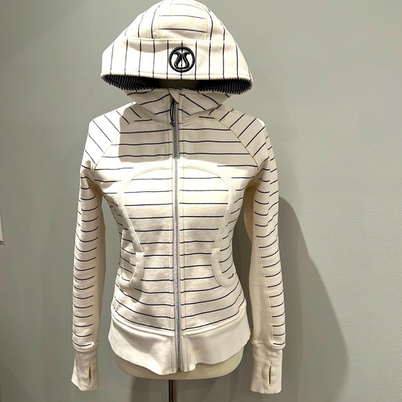 lululemon athletica Sweaters - Lululemon define jacket in size 8